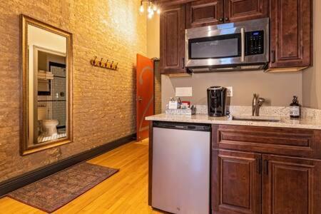 Hip Urban Loft-Small Town Charm-124 Lofts #2 West Dundee Extérieur photo
